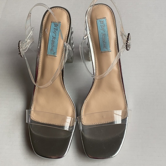 NWT BLUE BETSEY JOHNSON Erika Clear Lucite Heels - Picture 10 of 10
